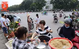 [ẢNH] Xem người Hà Nội đi chợ ăn Tết 